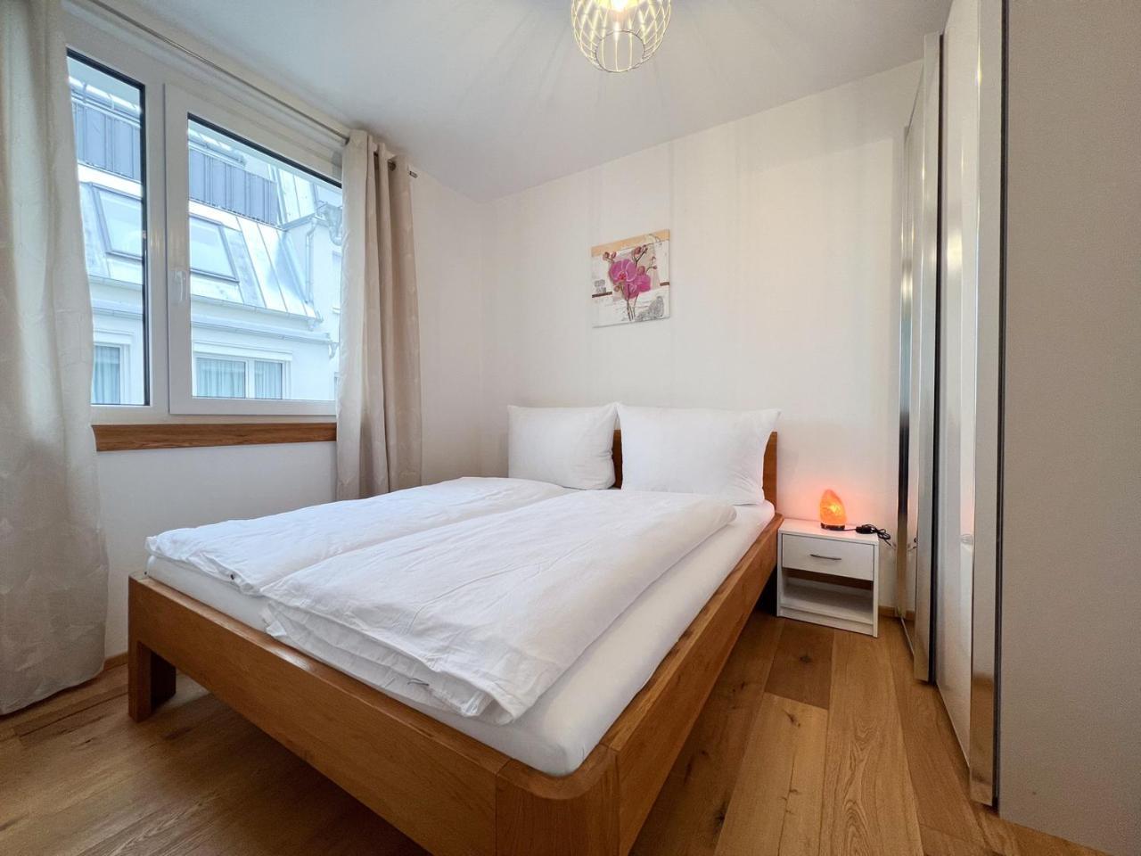 Modern Apartment W/ Cozy Balcony Near City Center Wina Bagian luar foto